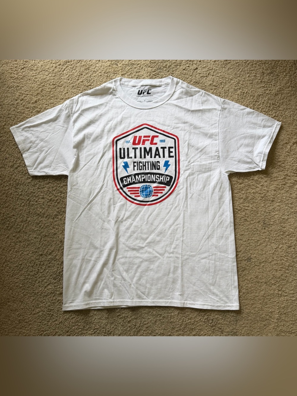 Official UFC Ultimate Fighting Championship Crest Graphic Tee - Size L